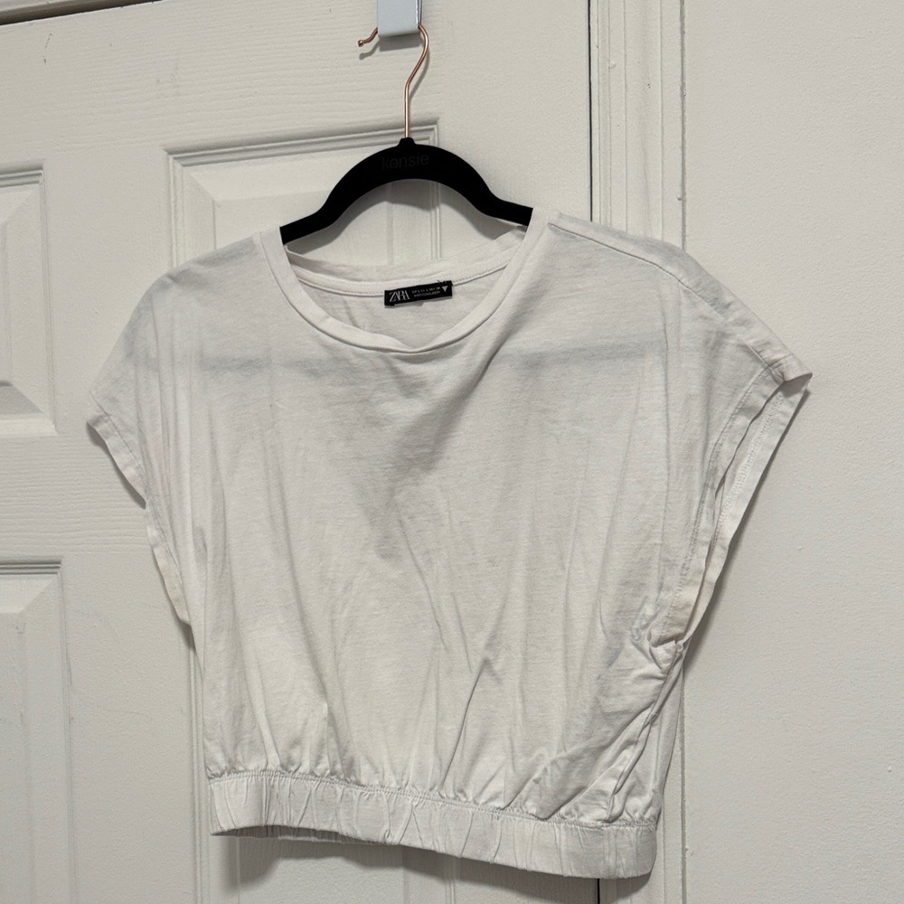 White cropped tshirt